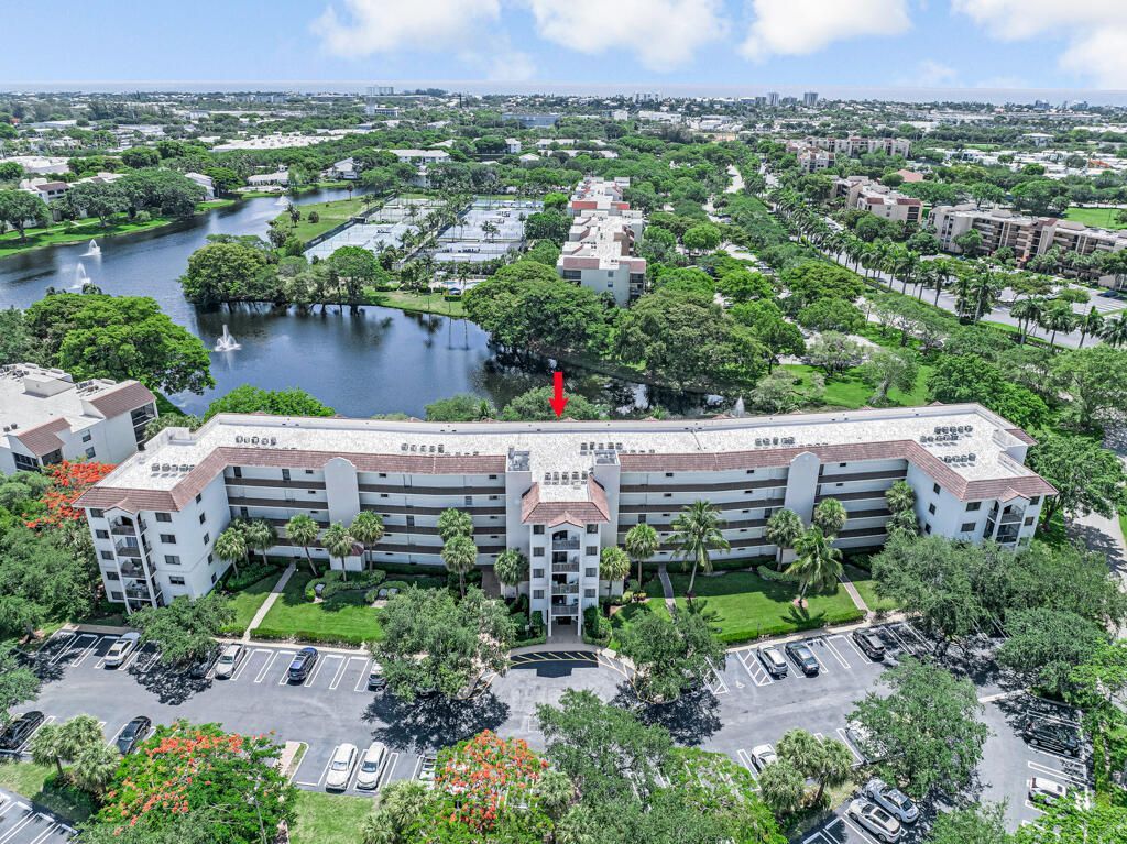 2105 Lavers Circle, Unit 306, Delray Beach, FL 33444 Photo