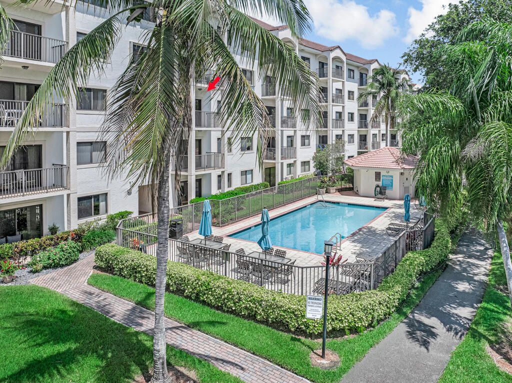 2105 Lavers Circle, Unit 306, Delray Beach, FL 33444 Photo