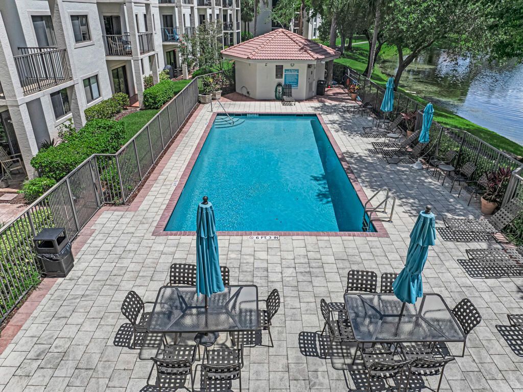 2105 Lavers Circle, Unit 306, Delray Beach, FL 33444 Photo