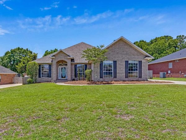 2449 Bowling Green Way, Cantonment, FL 32533