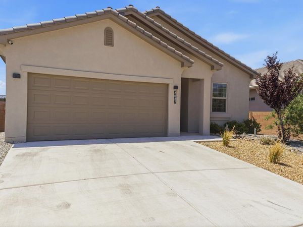 2027 White Dove Street SE, Albuquerque, NM 87123