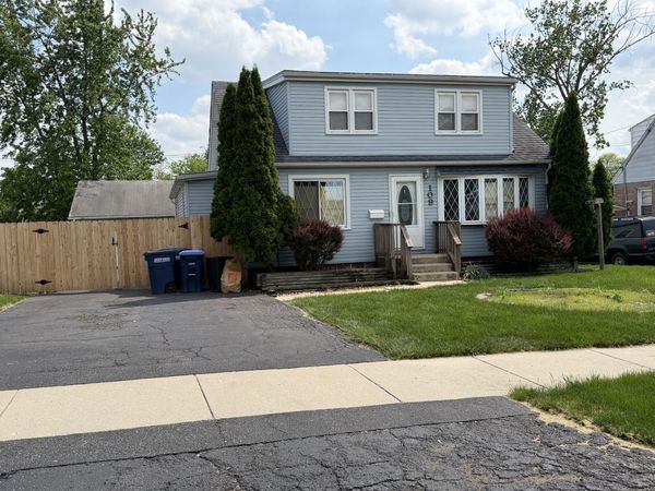 109 E Village Drive N, Northlake, IL 60164
