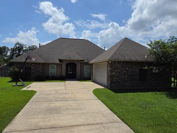 33941 Kingfisher St, Denham Springs, LA 70606