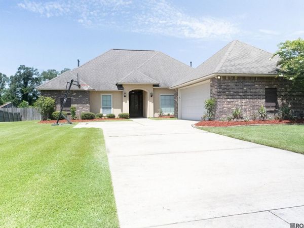 33941 Kingfisher St, Denham Springs, LA 70706
