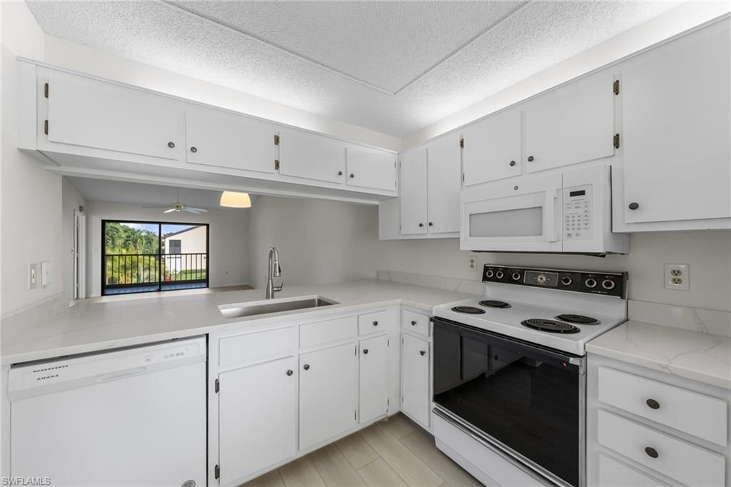 9265 Lake Park Dr , Unit 201, Fort Myers, FL 33919 Photo