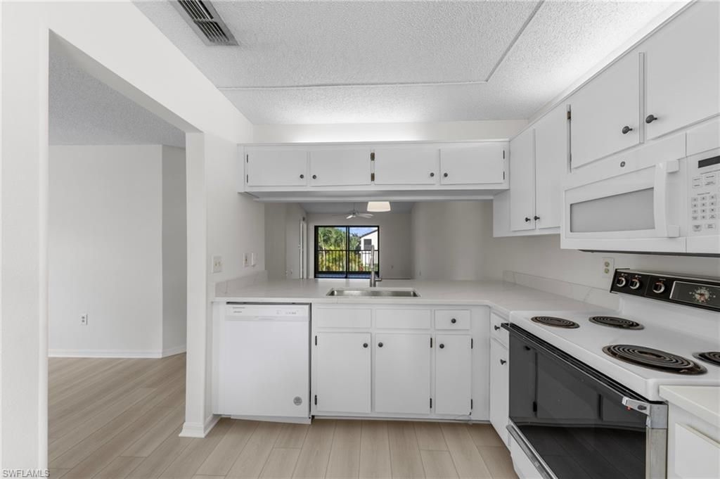 9265 Lake Park Dr , Unit 201, Fort Myers, FL 33919 Photo