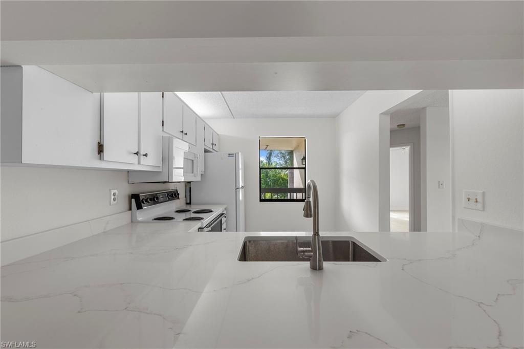 9265 Lake Park Dr , Unit 201, Fort Myers, FL 33919 Photo