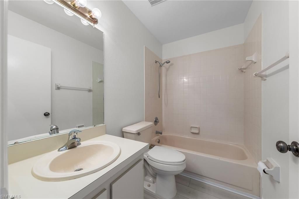 9265 Lake Park Dr , Unit 201, Fort Myers, FL 33919 Photo