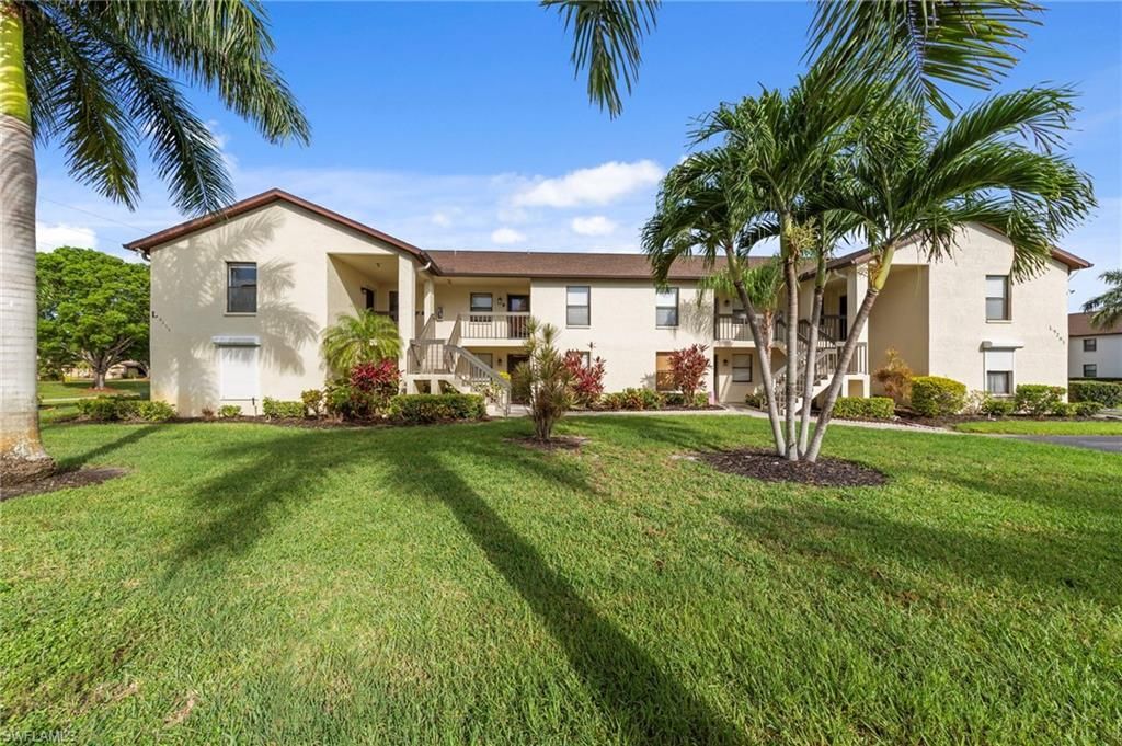 9265 Lake Park Dr , Unit 201, Fort Myers, FL 33919 Photo