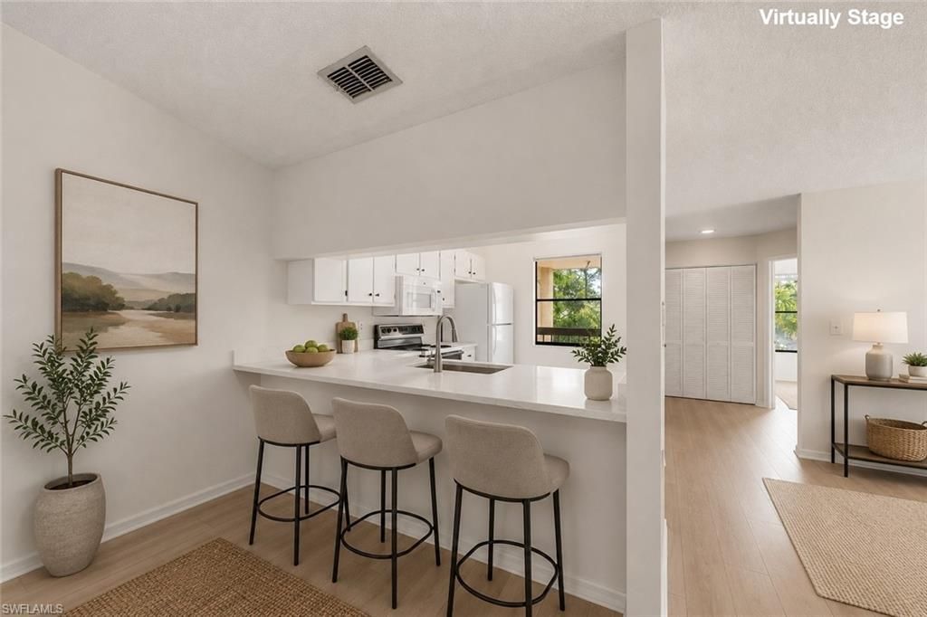 9265 Lake Park Dr , Unit 201, Fort Myers, FL 33919 Photo