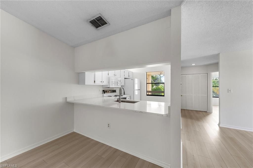 9265 Lake Park Dr , Unit 201, Fort Myers, FL 33919 Photo