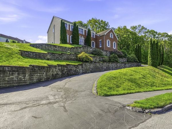 34 Hemingway St, Shrewsbury, MA 01545