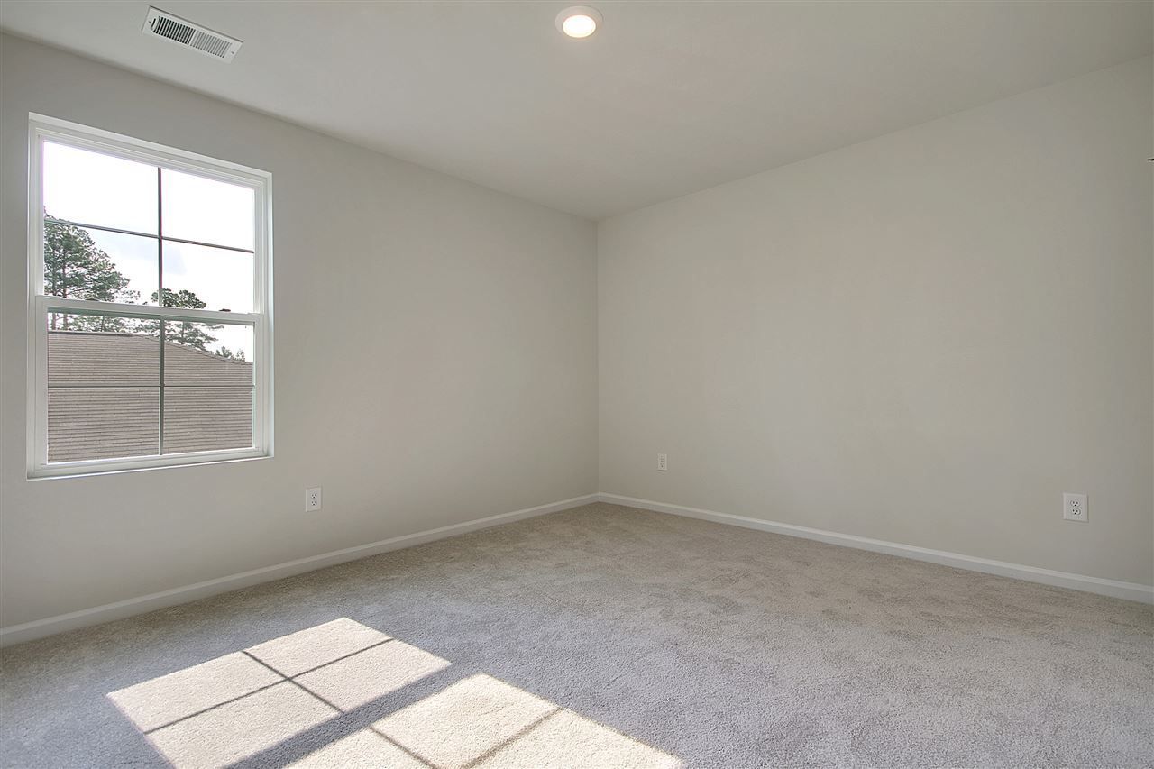 1207 Tibetan St. Photo 10