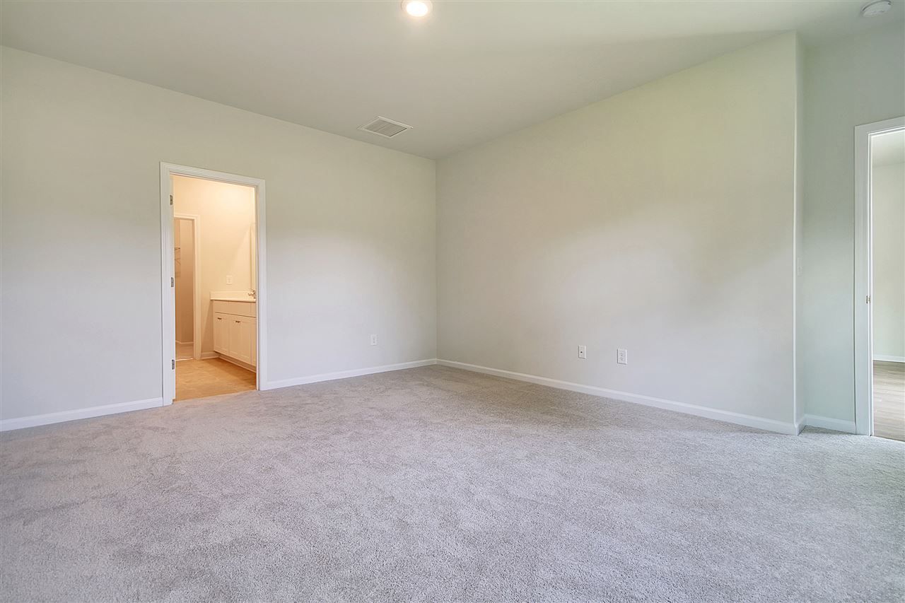 1207 Tibetan St. Photo 16