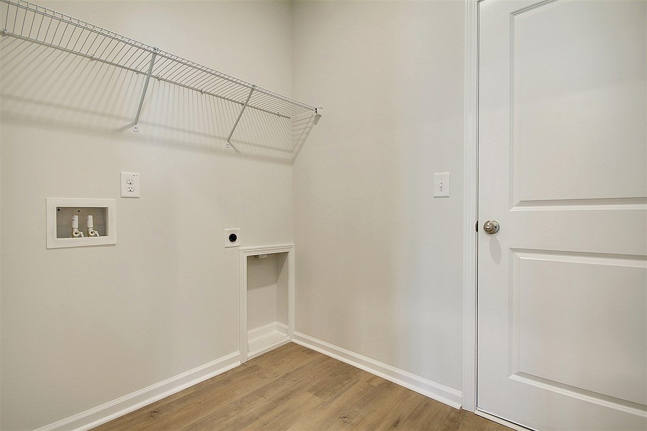1207 Tibetan St. Photo 22