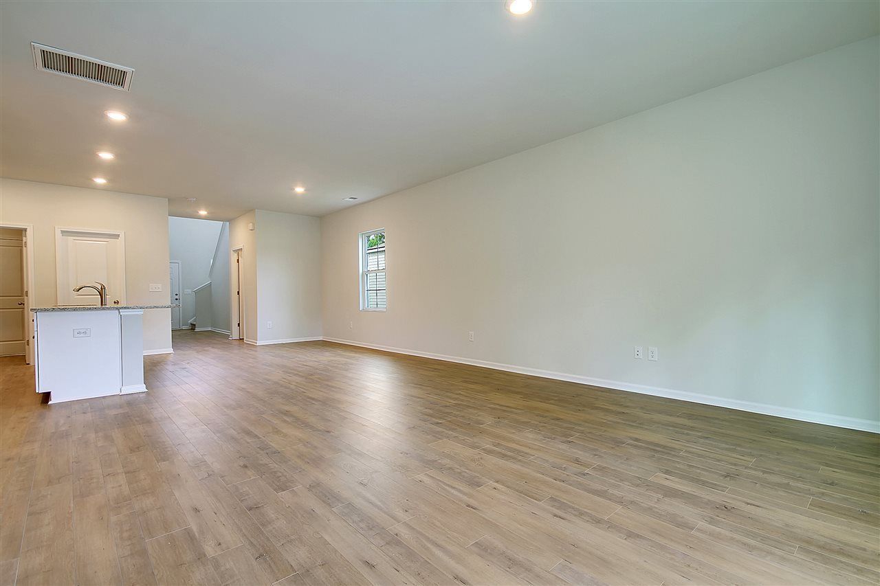 1207 Tibetan St. Photo 26