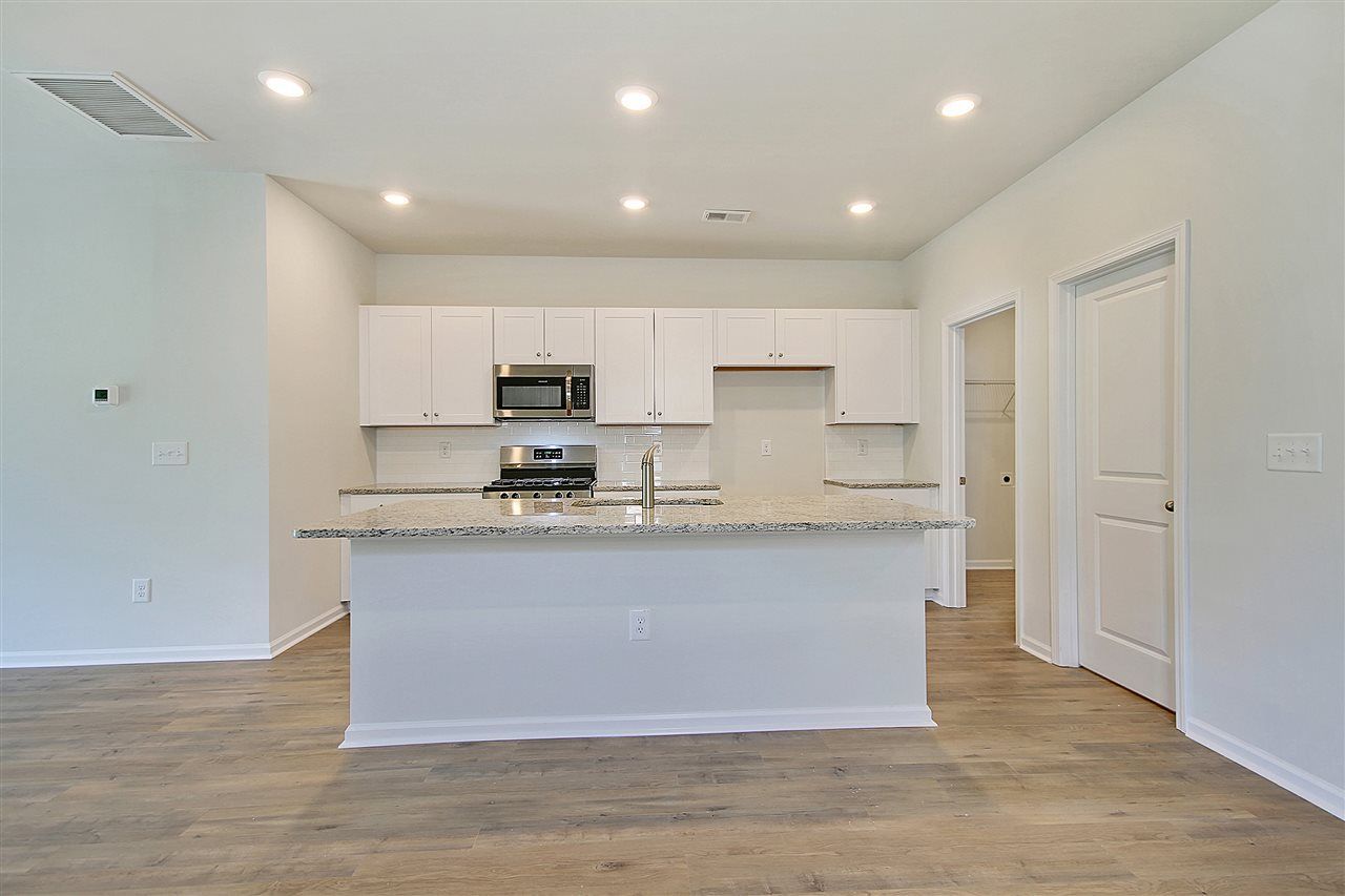 1207 Tibetan St. Photo 30