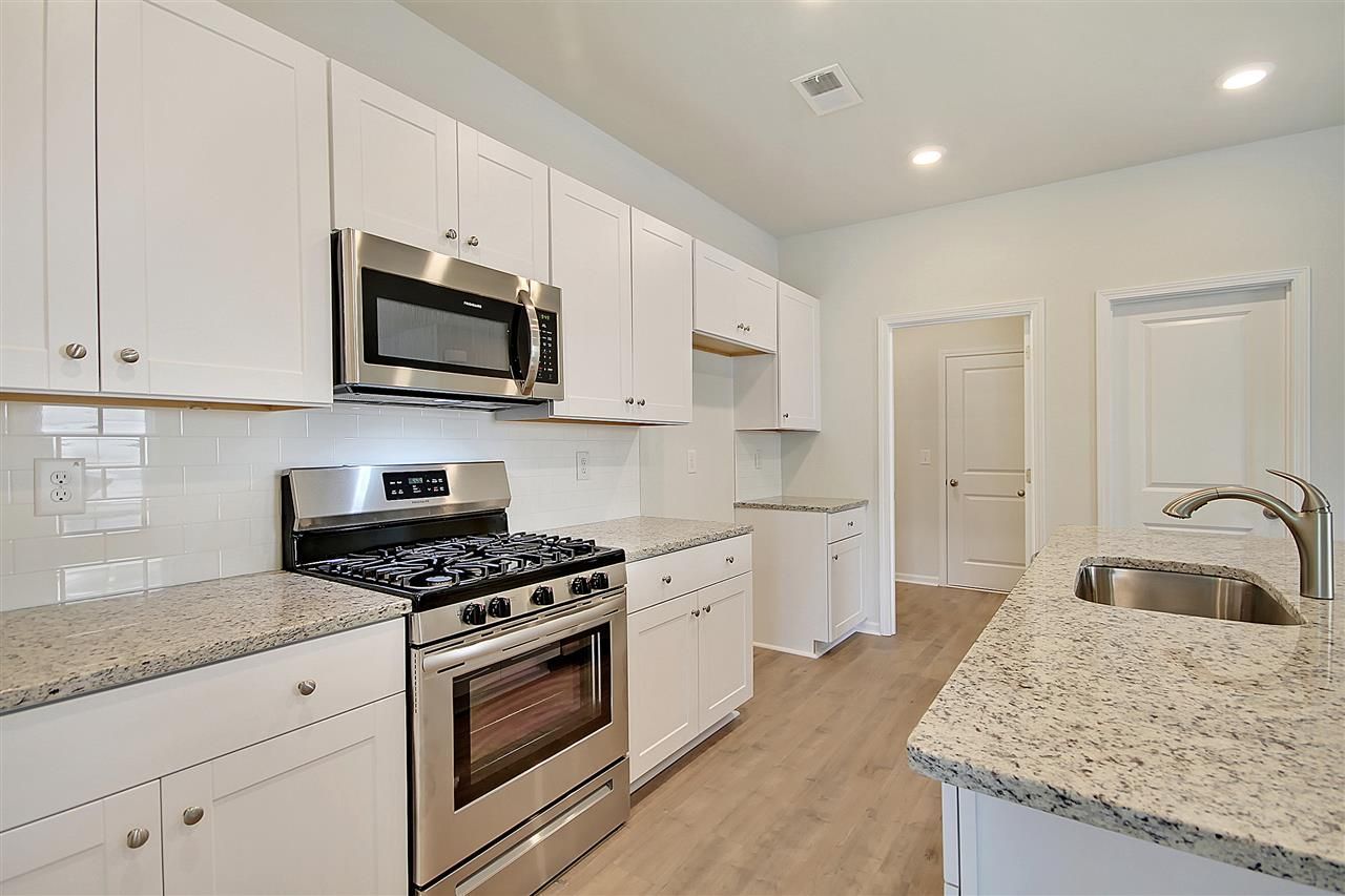 1207 Tibetan St. Photo 32