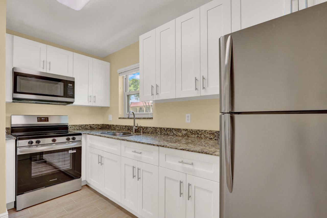 201 Lake Frances Drive, West Palm Beach, FL 33411 Photo