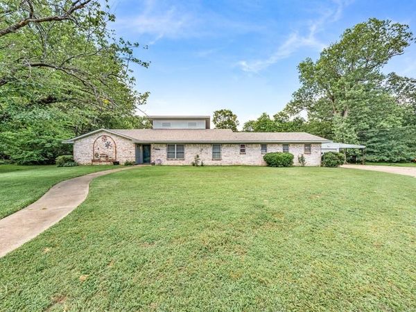 2826 Birchwood Lane, Commerce, TX 75428