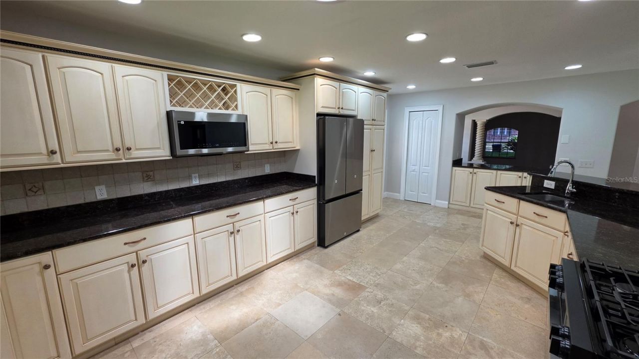 3322 Schefflera Road, Tampa, FL 33618 Photo
