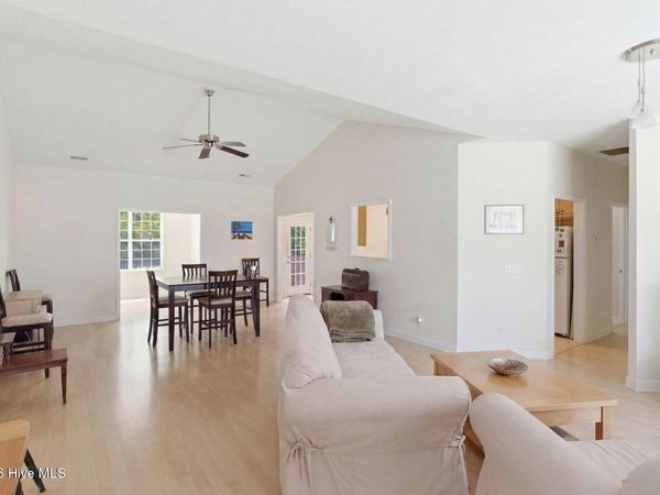 714 E Pipers Glen, Shallotte, NC 28470