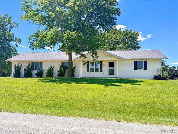 180 E Woodard Street , Leonard, MO 63451