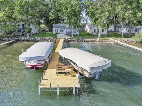 25451 Mcclelland Lane , Spirit Lake, IA 51360