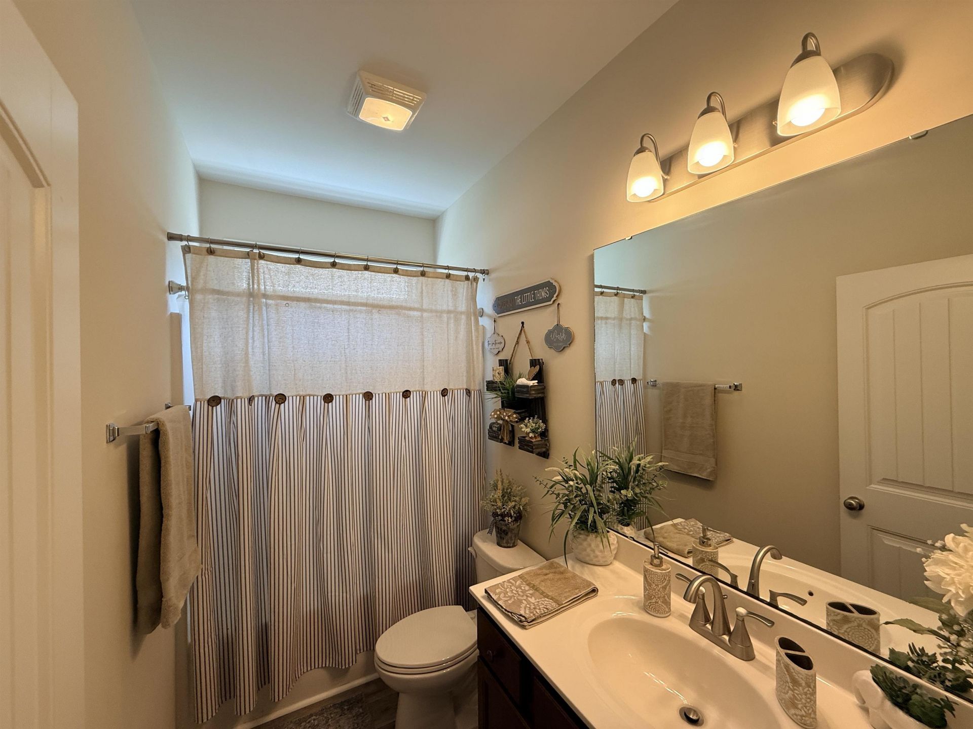 745 Weston Dr.  Photo 15