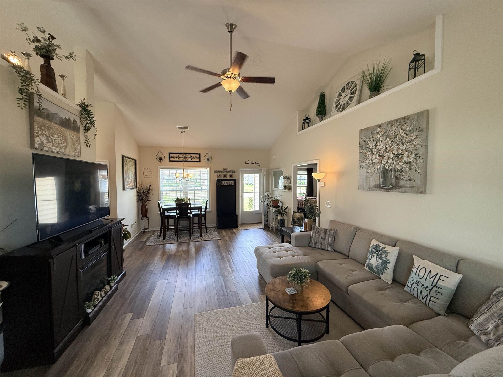 745 Weston Dr.  Photo 4