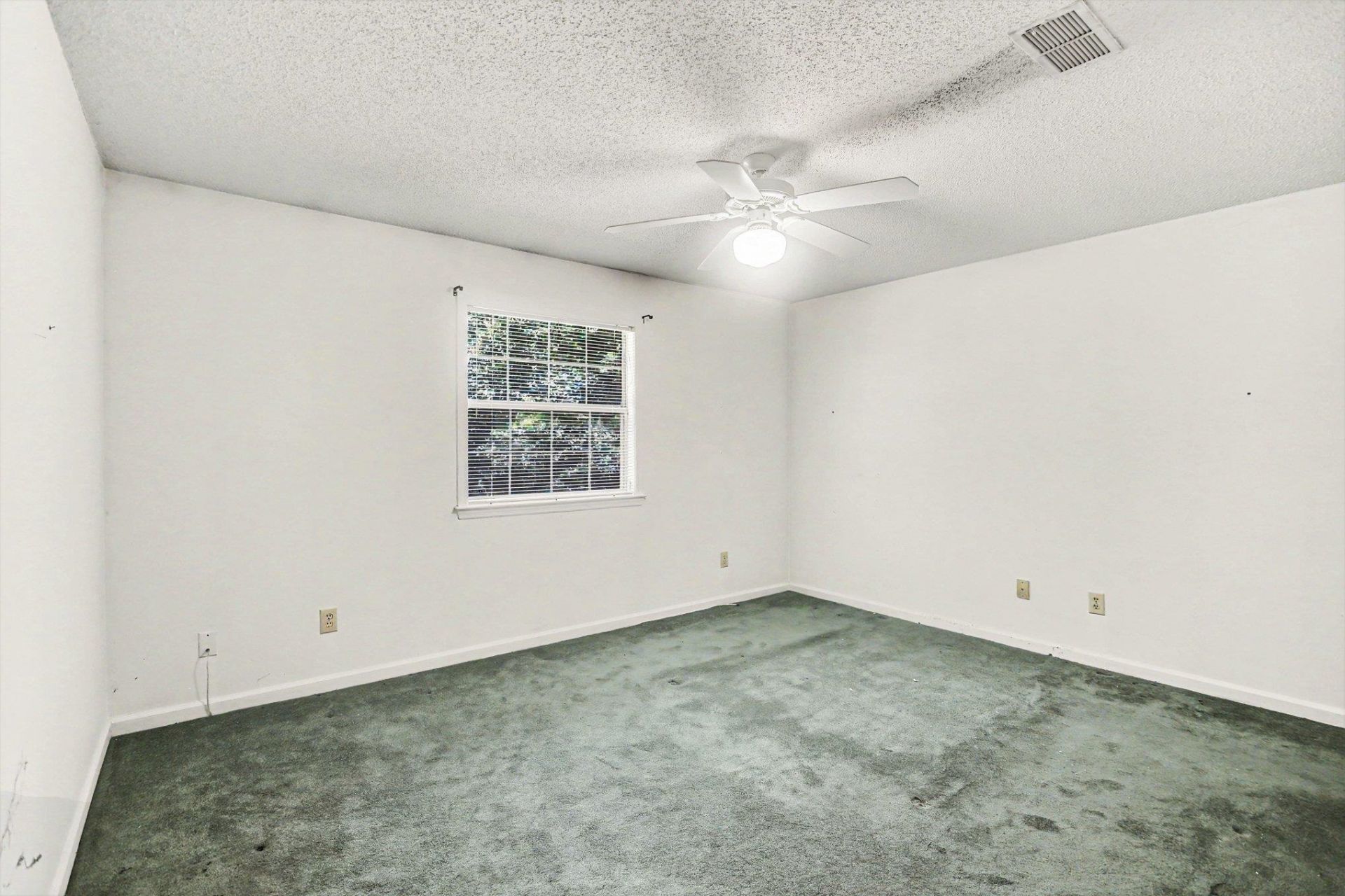 1105 Ganton Way  Photo 10