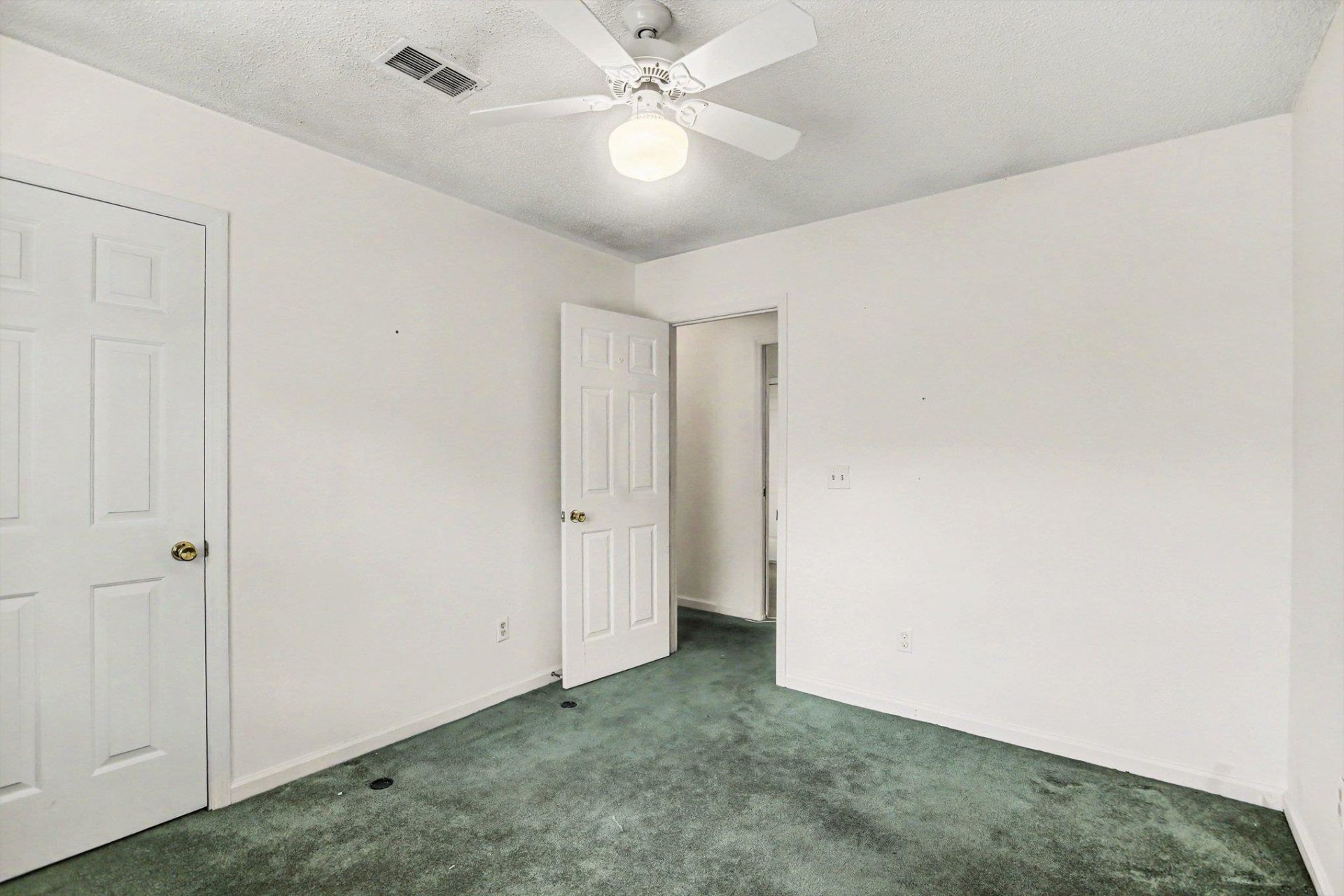 1105 Ganton Way  Photo 12
