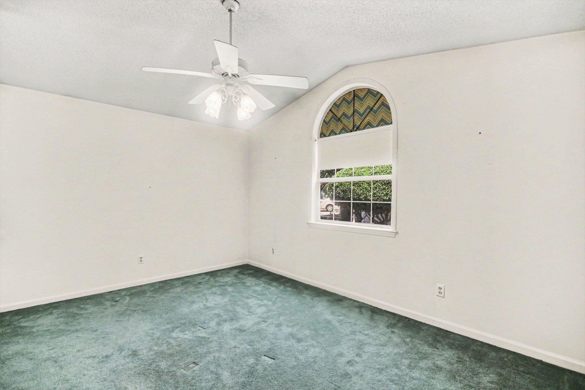1105 Ganton Way  Photo 16