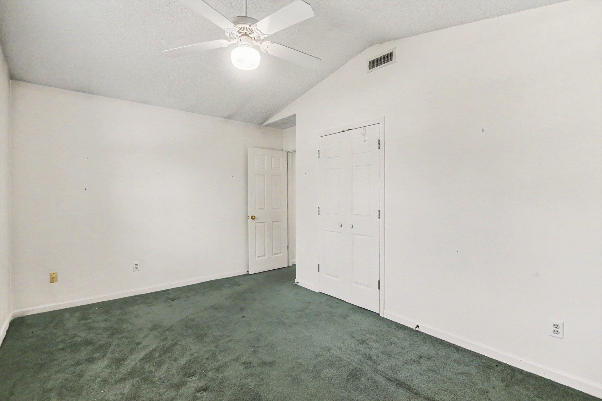 1105 Ganton Way  Photo 17