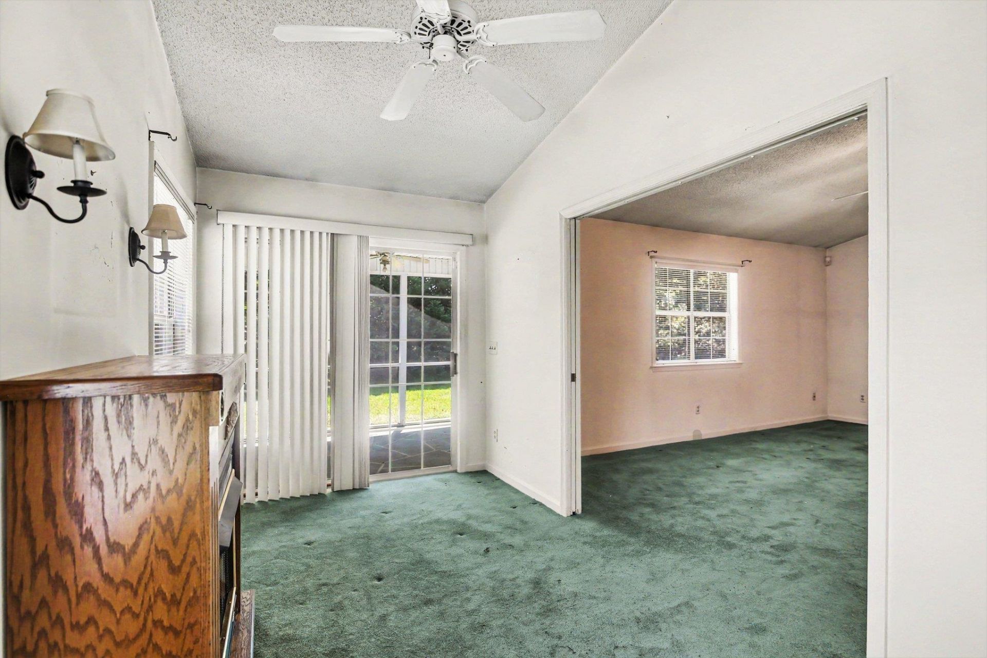 1105 Ganton Way  Photo 8