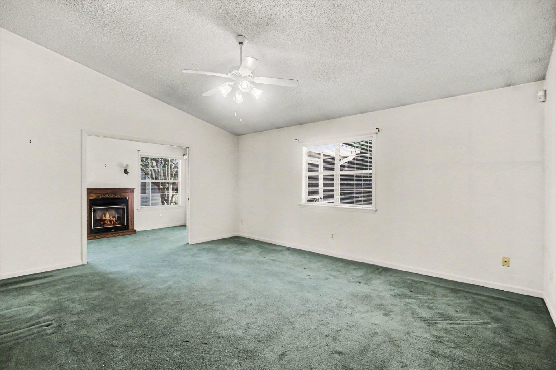1105 Ganton Way  Photo 9