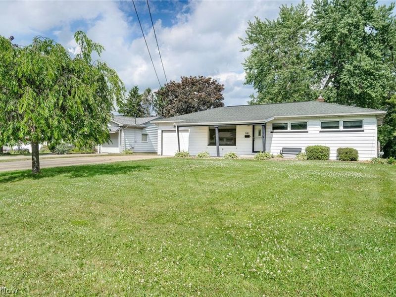 961 Adrian Circle , Girard, OH 44420 Photo 2