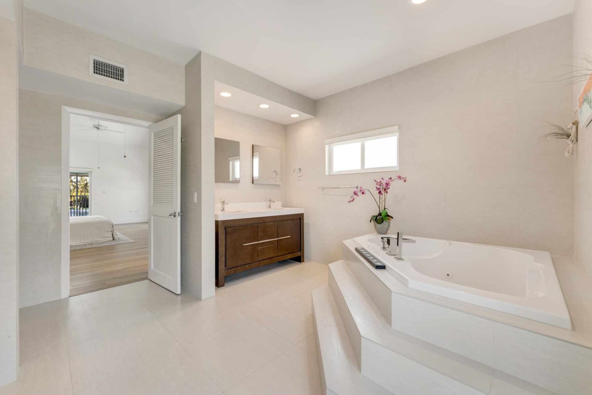 74980 Overseas Highway, Unit 3, Islamorada, FL 33036 Photo