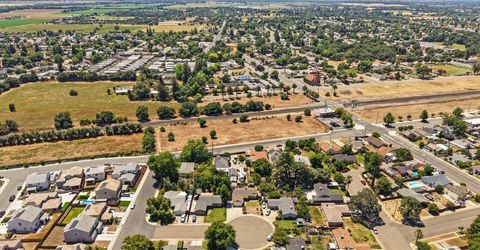 712 Almond Ct, Galt, CA 95632 Photo