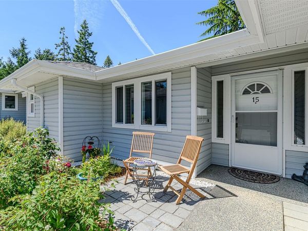 3966 Cedar Hill Cross Rd, Unit #15, Saanich, BC V8P 4R5