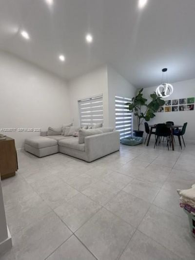 6308 NW 170th Ter , Hialeah, FL 33015 Photo