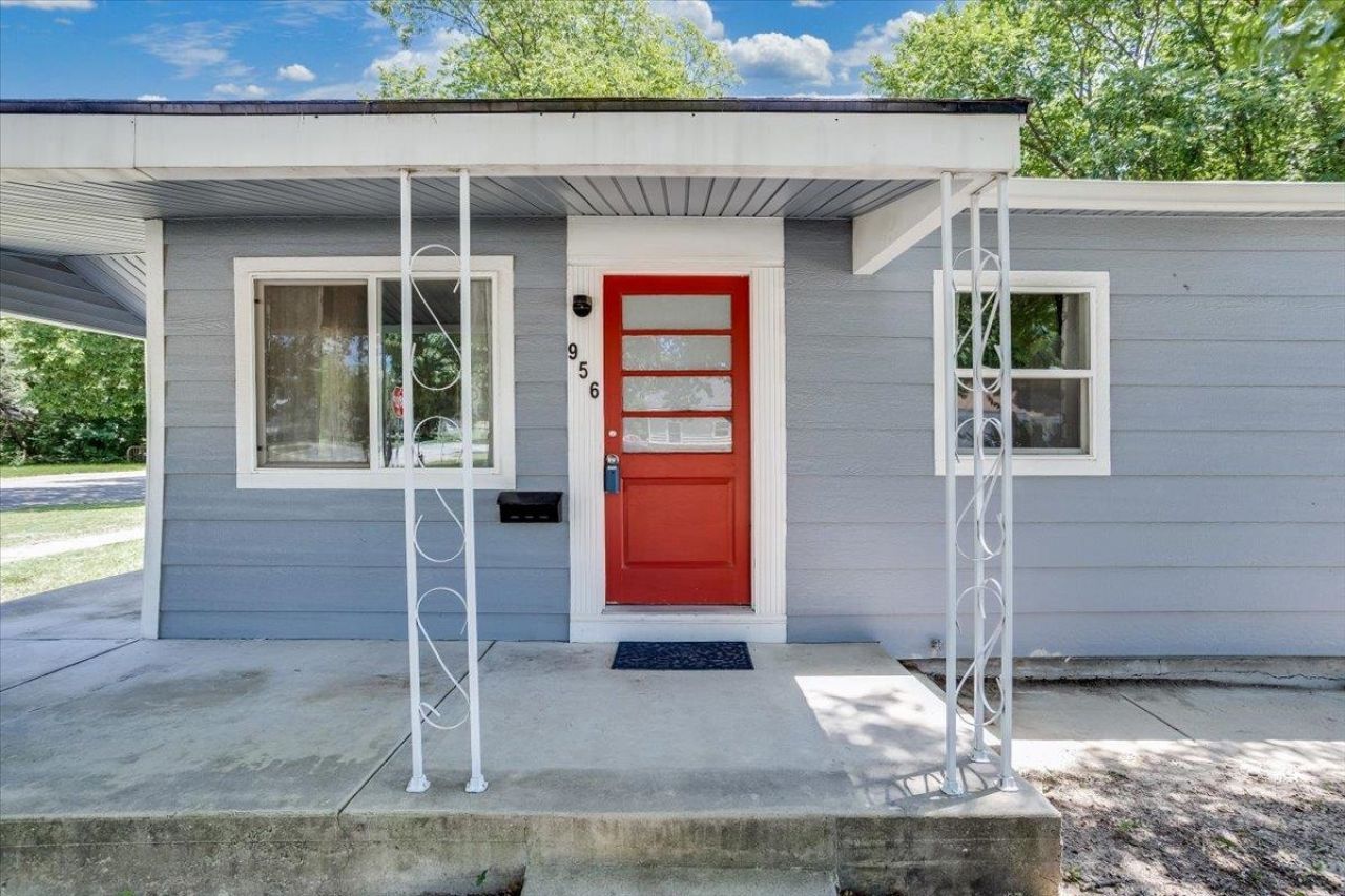 956 Harding St, Wichita, KS 67208 Main Photo