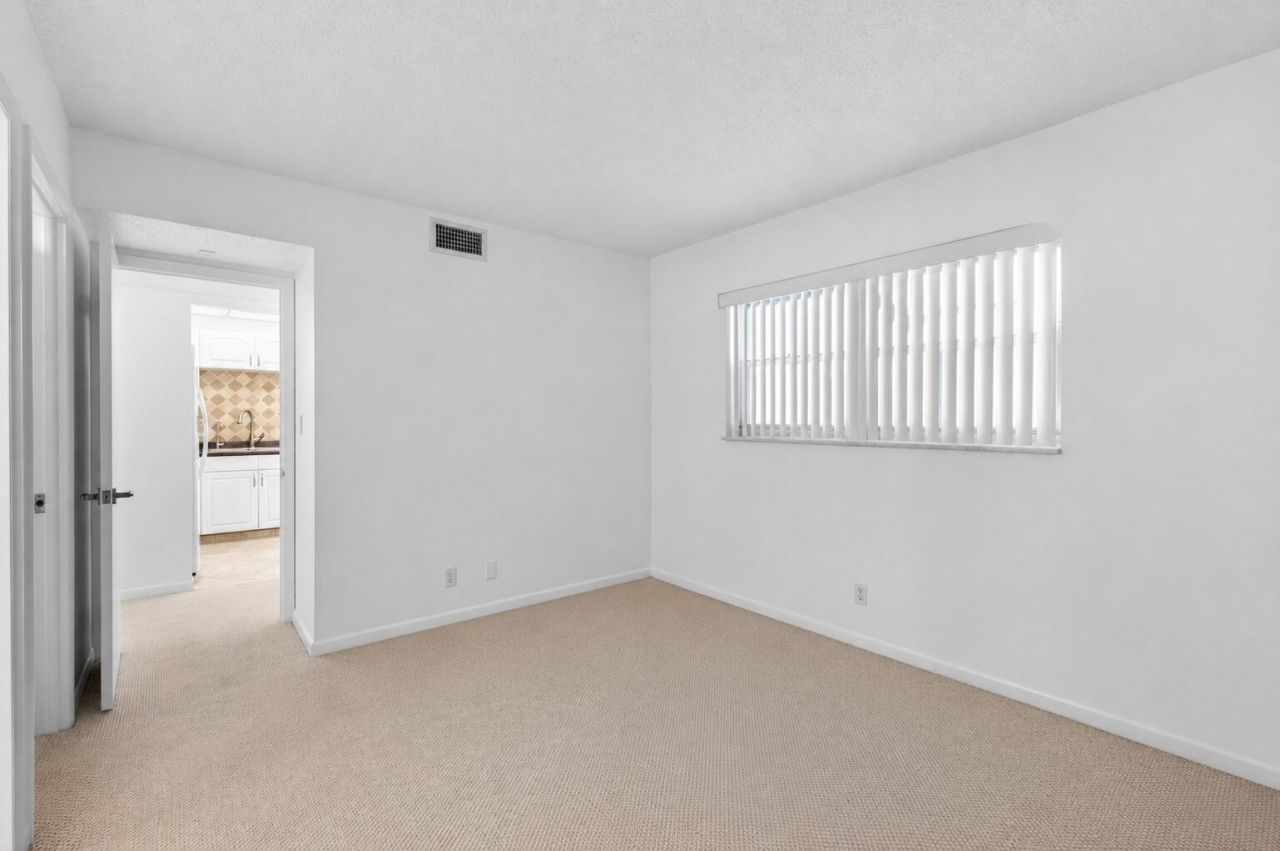 555 NW 4 Avenue, Unit 4230, Boca Raton, FL 33432 Photo