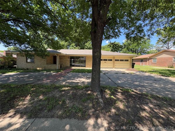 1601 SE Madison Boulevard , Bartlesville, OK 74006