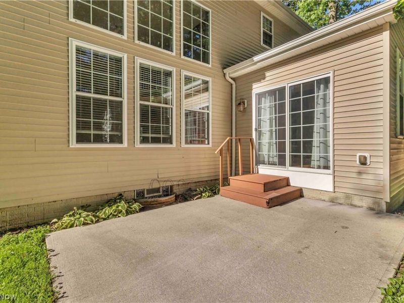 199 Highland Avenue , Avon Lake, OH 44012 Photo 6