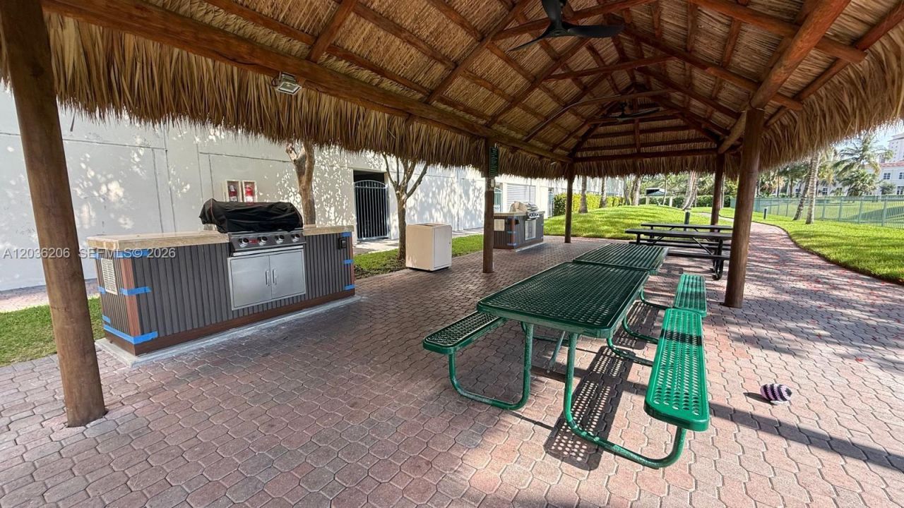 19501 W Country Club Dr , Unit 1212, Aventura, FL 33180 Photo
