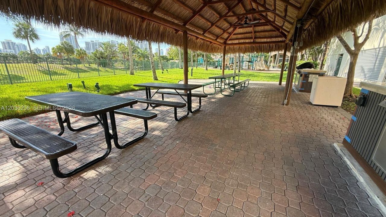 19501 W Country Club Dr , Unit 1212, Aventura, FL 33180 Photo