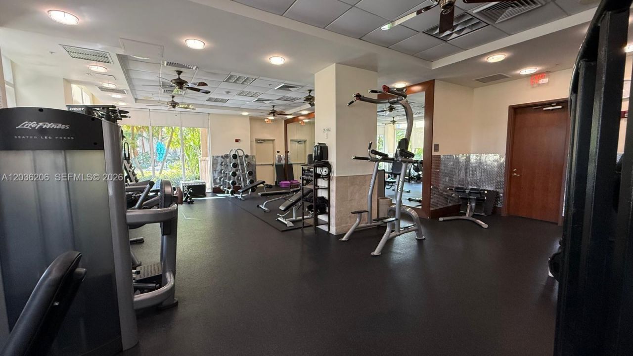 19501 W Country Club Dr , Unit 1212, Aventura, FL 33180 Photo
