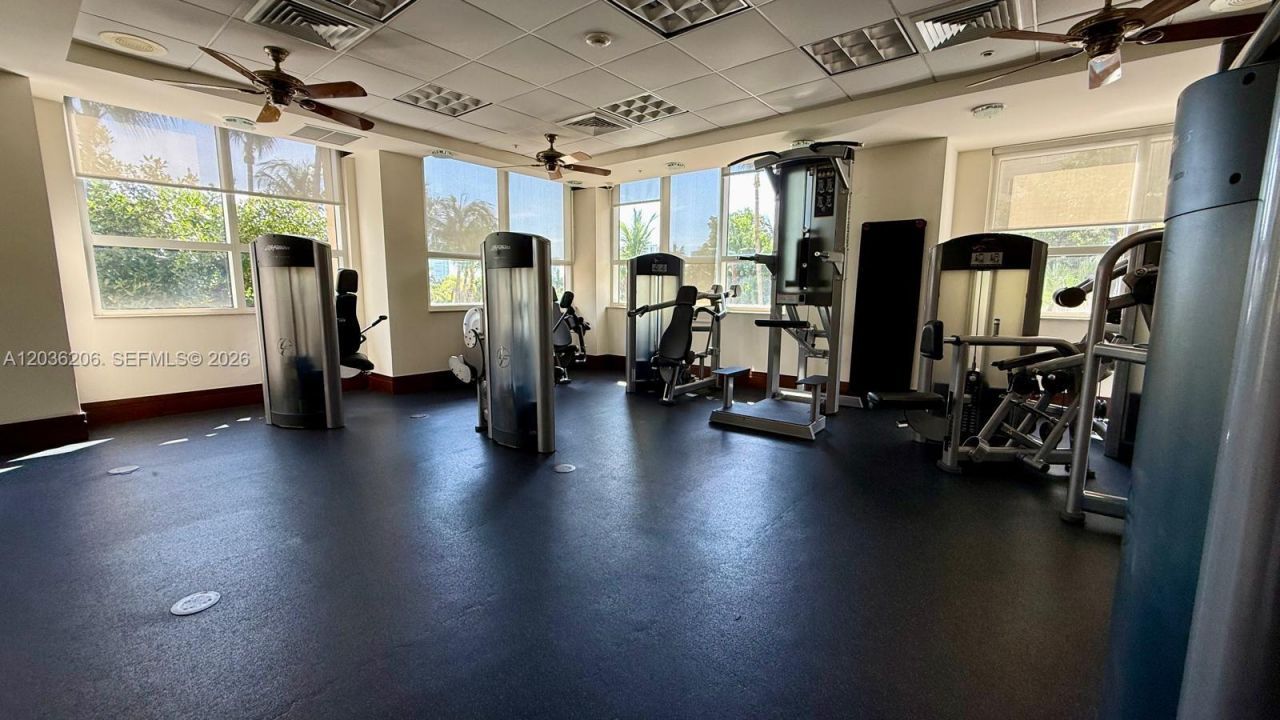 19501 W Country Club Dr , Unit 1212, Aventura, FL 33180 Photo