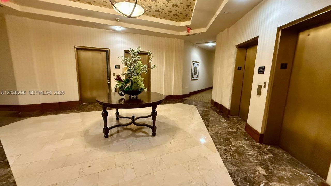 19501 W Country Club Dr , Unit 1212, Aventura, FL 33180 Photo